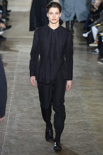 Look 24